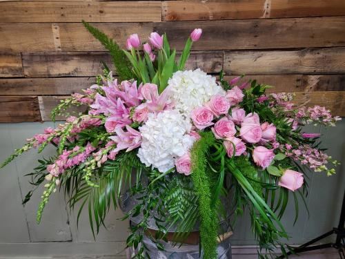 Funeral Flowers from RAYFORD FLORIST & GIFTS - your local Henderson, TX.